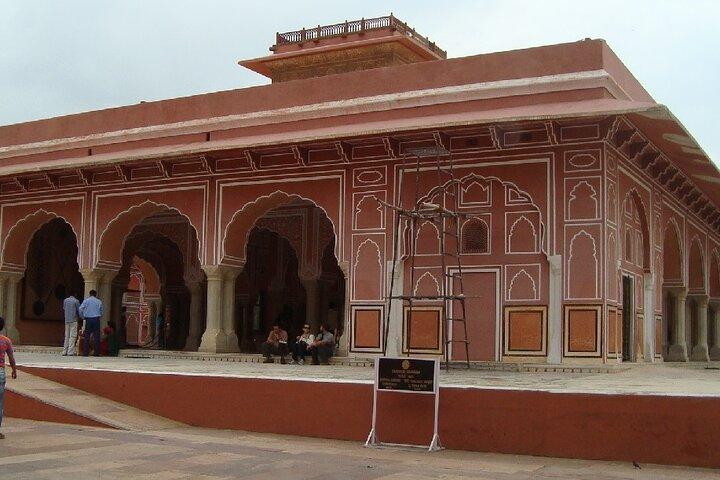 Jaipur: Tour the Magnificent Amber Fort with Private Transfer