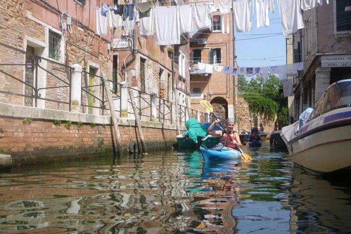 2 Hour Venice Canal Kayak Tour - Premium experience by day