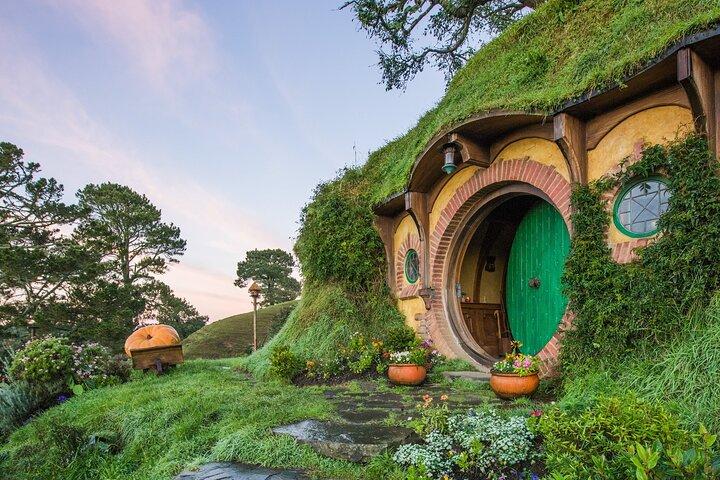 Hobbiton Movie Set Banquet Experience Private Tour From Auckland