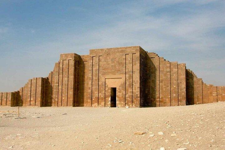 Full-Day Tour from Cairo: Giza Pyramids Sphinx Memphis and Saqqara