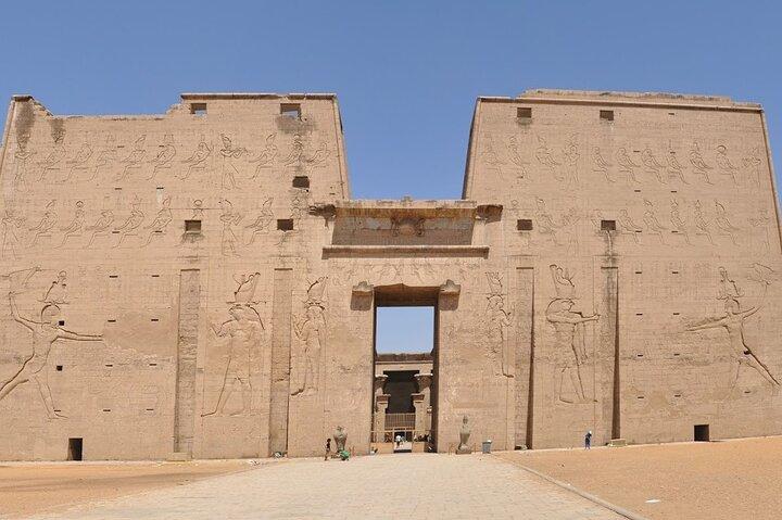 Private Tour to the Temple of Kom Ombo and Edfu from Luxor