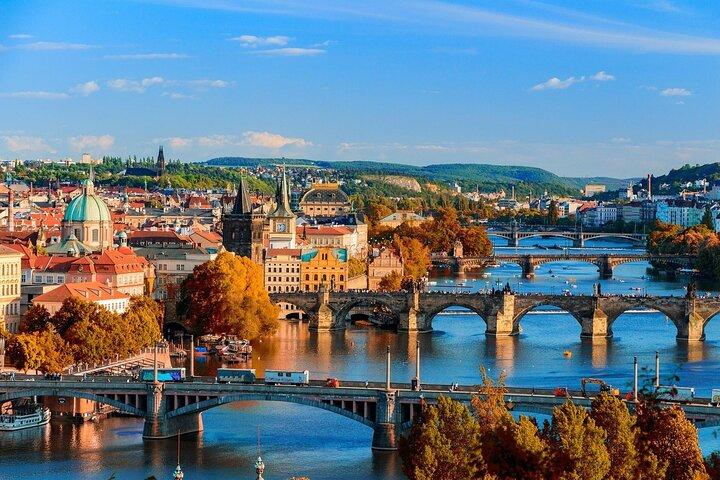 Prague Highlights Private Walking Tour: Castle & Hotel Pickup