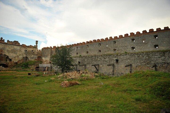 Medzhybizh Fortress Private Day Trip from Kamianets-Podilskyi