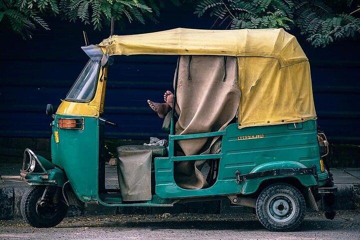 Morning Tour Of Chhatarpur Temples And Qutub Minar In Delhi With Tuk-Tuk Ride
