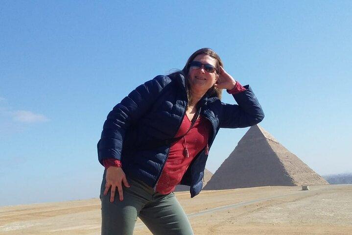 Full Day Pyramids of Giza & Sphinx & The Egyptian Museum With Lunch Included