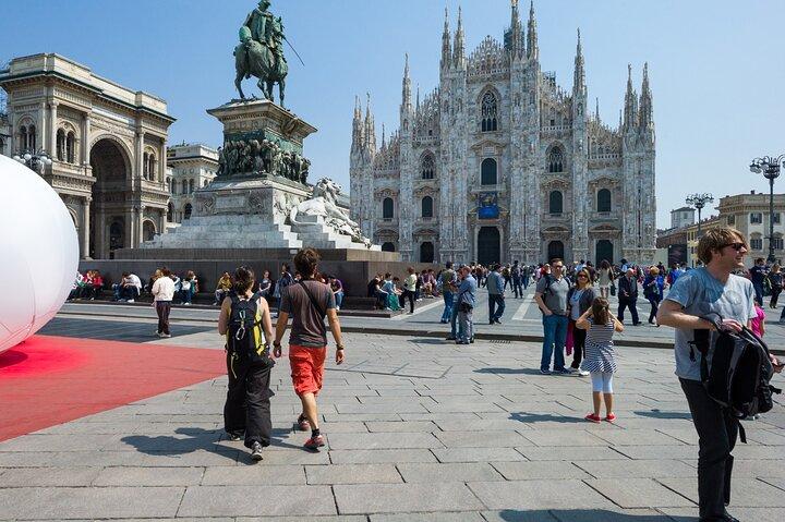 Milan Scavenger Hunt and Best Landmarks Self Guided Tour