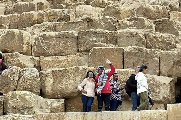 Giza Pyramids and Grand Museum GEM