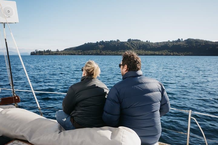 Lake Taupō Private Day Tour from Auckland to Māori Rock Carvings