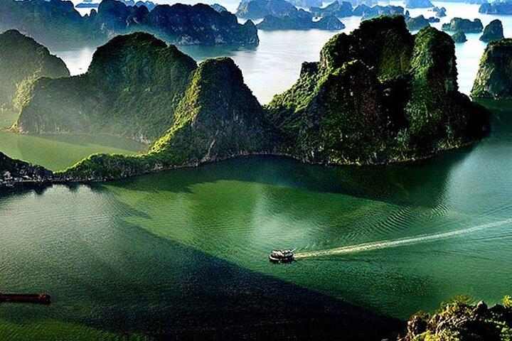 Halong Bay Cruises 3Days/2Night on 4 Star Cruise