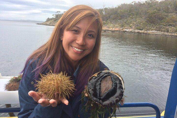 Tasmanian Seafood Gourmet Full-Day Cruise Including Lunch