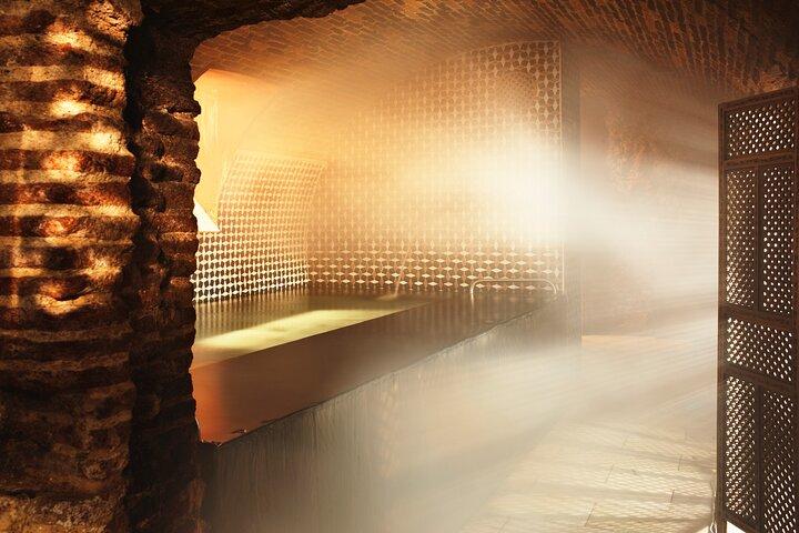 Arabian Baths and 30' Massage at Madrid's Hammam Al Ándalus
