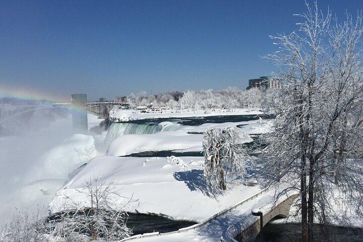 Niagara Falls Winter Wonderland Small Group Tour