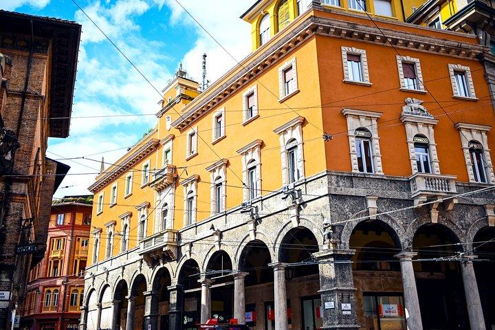 Private or semi-private tour of the historic center of Bologna