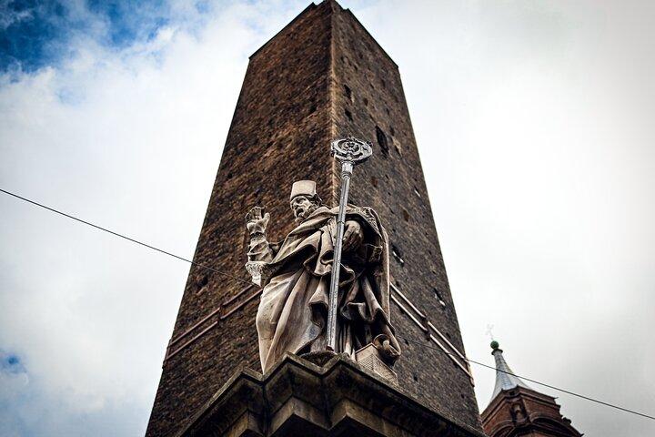 Private or semi-private tour of the historic center of Bologna