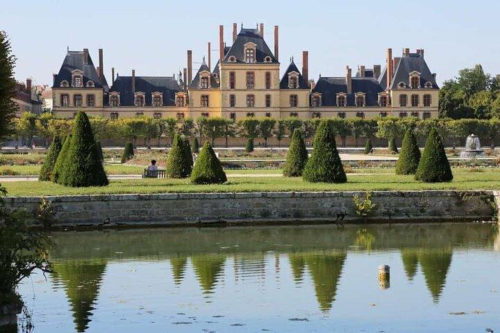 Private Half Day Trip: Paris to Castle Fontainebleau