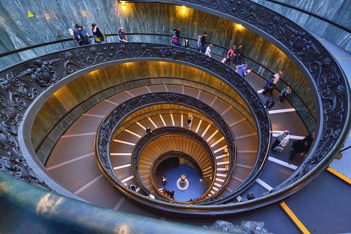 Vatican Museums, Sistine Chapel and St. Peter 's Basilica Tour