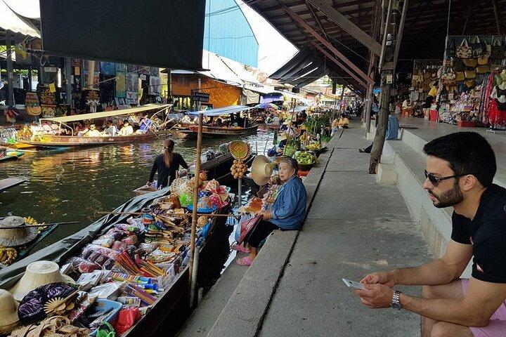 Damnoen Saduak Floating Market & Maeklong Train Market Tour