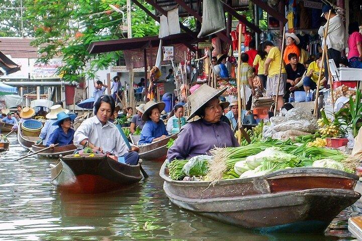 Damnoen Saduak Floating Market & Maeklong Train Market Tour