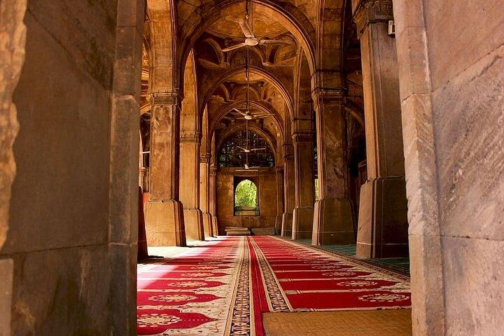 Explore Ahmedabad Spiritual Sites - A Private Tour with Akshardham Temple& Lunch