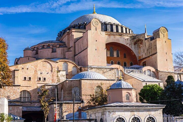Istanbul Tour Including Blue Mosque, Hagia Sophia, Topkapi Palace and Hippodrome
