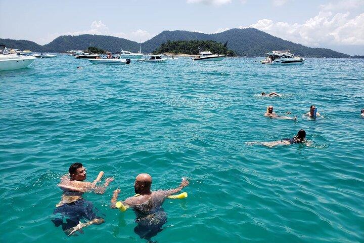 Angra dos Reis with Speedboat Tour - From Rio de Janeiro