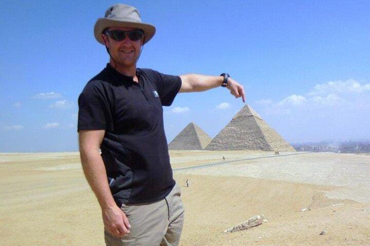 Half day Guided Tour to Giza Pyramids and Sphinx