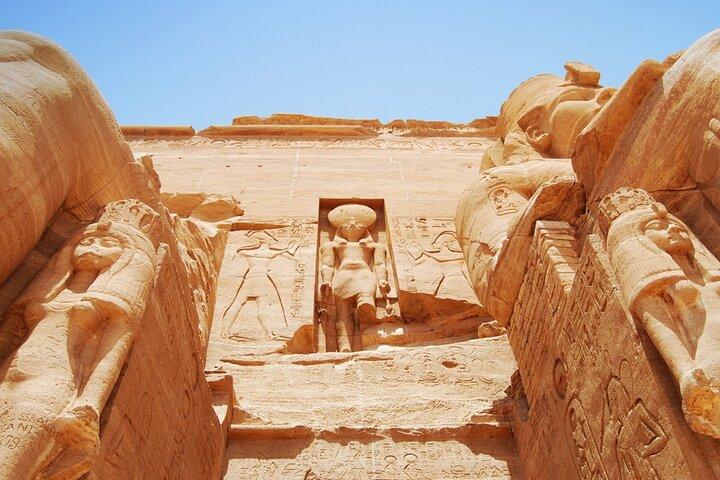 Overnight tour from Luxor to Abu Simbel