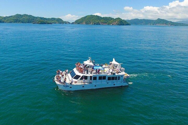 Full Day Tour to Tortuga Island from Jaco