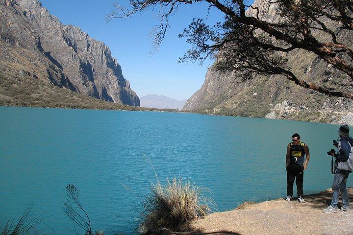 Full-Day Llanganuco Lakes Private Tour from Huaraz