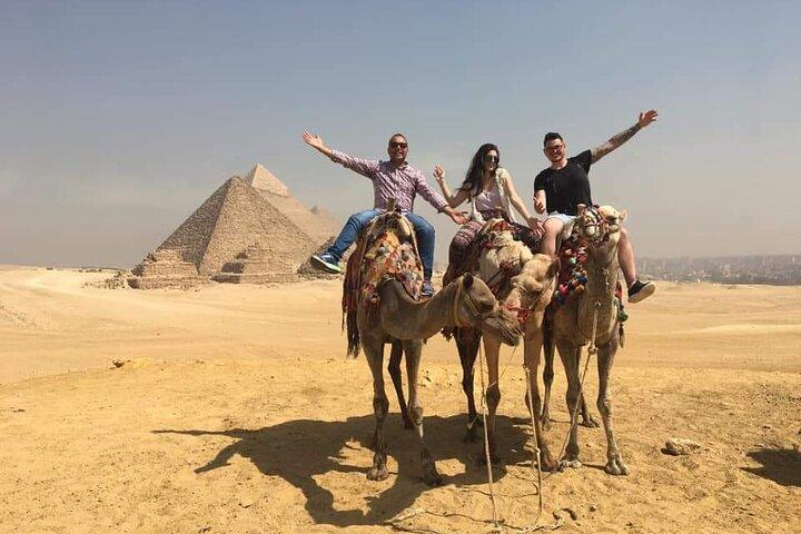guided tour to the Pyramids of Giza with a camel riding