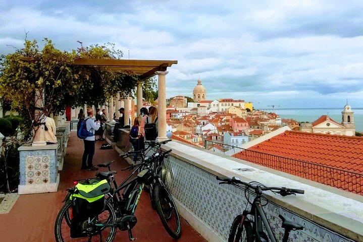 7 Hills and 14 Viewpoints - Lisbon E-Bike Tour