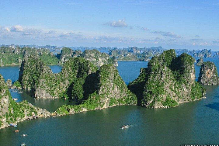 Halong Bay Cruises 2 Days/1Night with 4 Star Cruise All Included