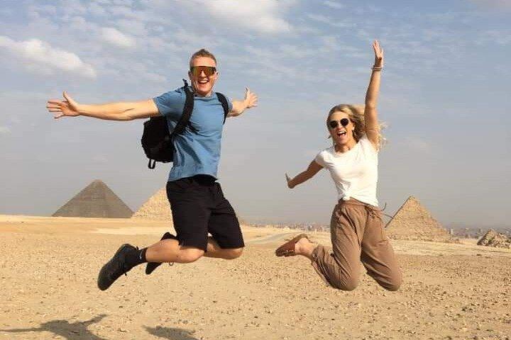 guided tour to the Pyramids of Giza with a camel riding