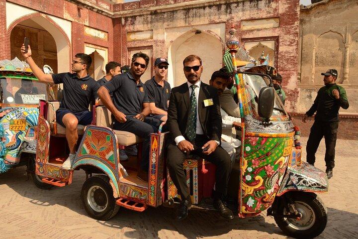 Wagah Border & Top 12 Attractions: Lahore Full Day Private Guided Trip