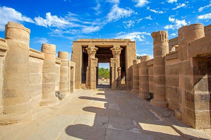 Private 04 Days Days Nile Cruise from Aswan to Luxor