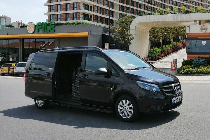 Private Istanbul Airport (IST) Transfer To/From City Center