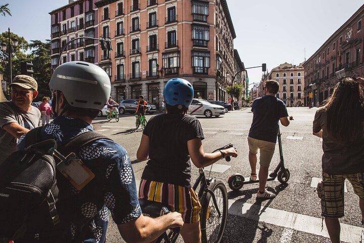 Madrid Sightseeing Electric Bike tour (Small group. Semi private)