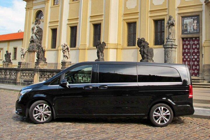 Private Transfer to Budapest from Prague