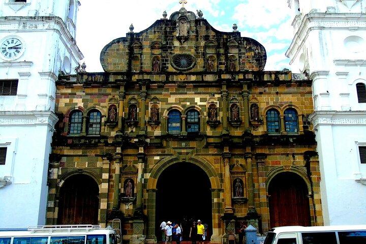 Cruiseline Excursion Colon: Panama City tour and Miraflores Locks