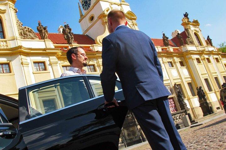 Private Transfer from Vienna to Prague in a Luxury Vehicle