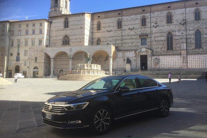 Florence to Rome luxury transfer with Assisi & Orvieto tour and light lunch