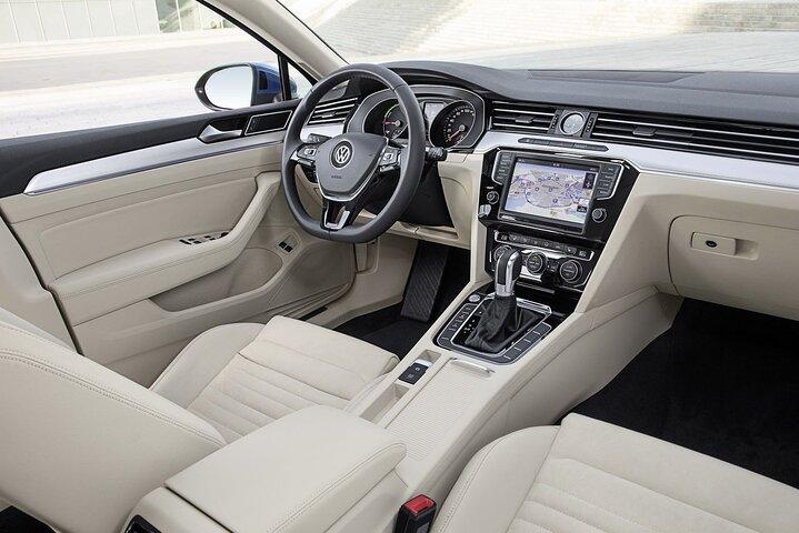 Florence to Rome luxury transfer with Assisi & Orvieto tour and light lunch
