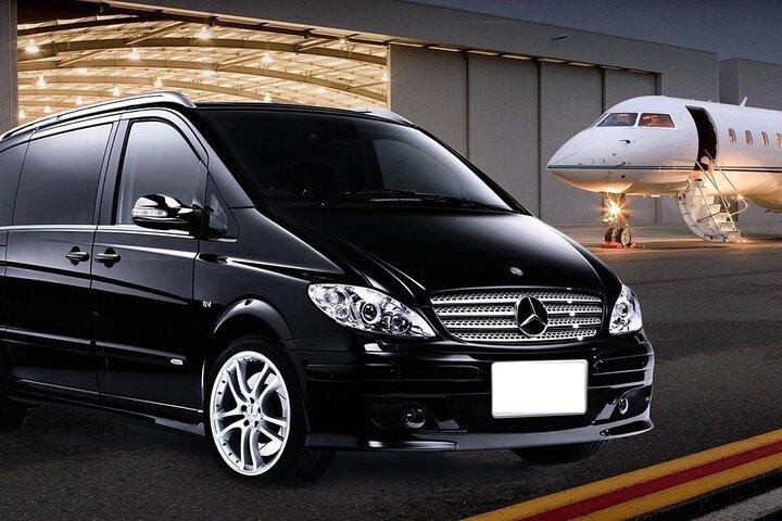 Istanbul Private One-Way Transfer: Airport-Hotel or Hotel-Airport