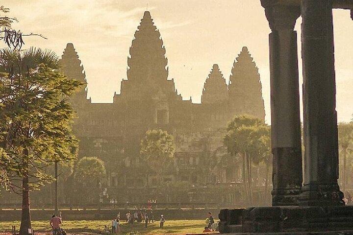 Angkor Wat, Ta Prohm, Angkor Thom, Bayon Temple Day Tour