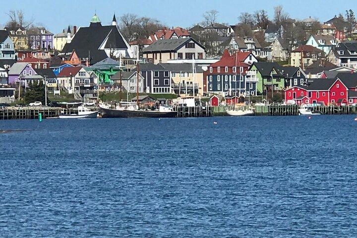Peggy’s Cove/Mahone Bay & Lunenburg UNESCO HERITAGE SITE.