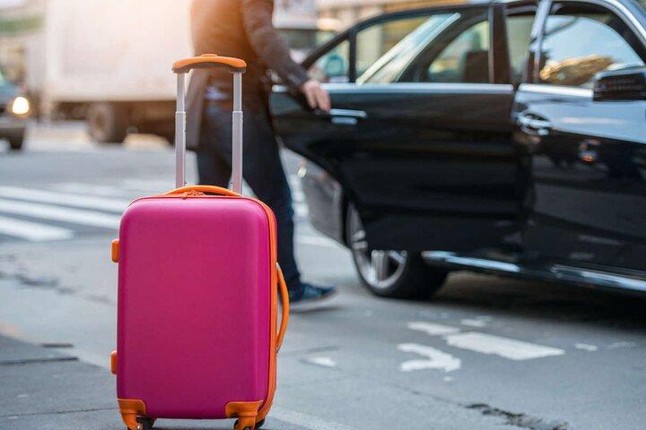 Istanbul Private One-Way Transfer: Airport-Hotel or Hotel-Airport