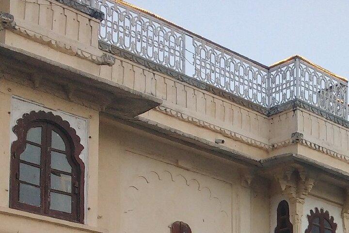 Evening Excursion: Bagore Ki Haveli Dance Show in Udaipur