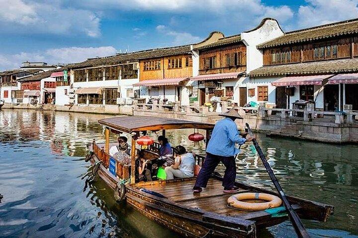 Private Half Day Tour: Zhujiajiao Water Town with Gondola Ride