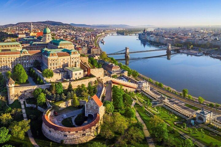 Full-Day Private Trip from Vienna to Budapest