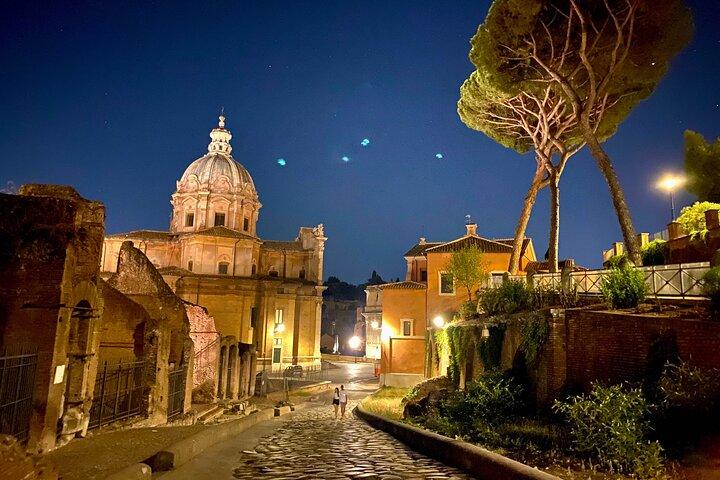 Ancient Rome at Dusk: Guided Walking Tour